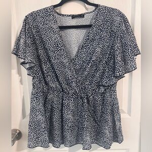 Flutter sleeve blouse